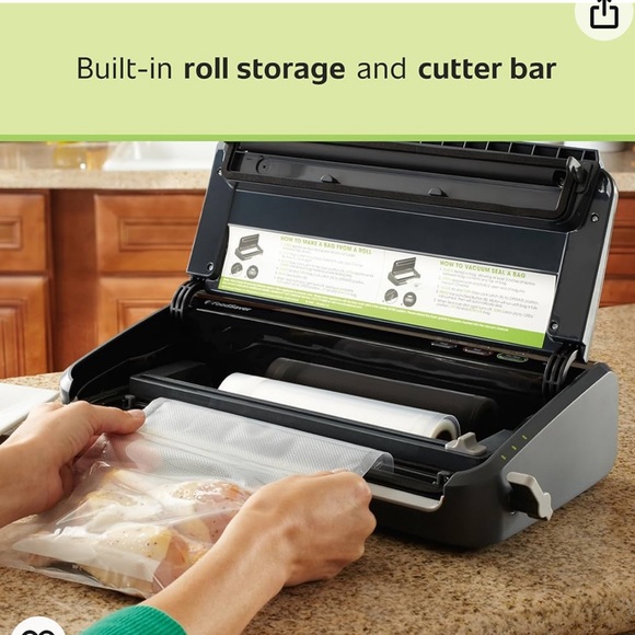FoodSaver Vacuum sealer machine with foodsaver containers included, Bundle DEAL! - Picture 3 of 16